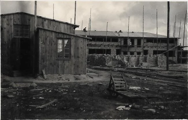Zwischen Rohbau und Bauhütte