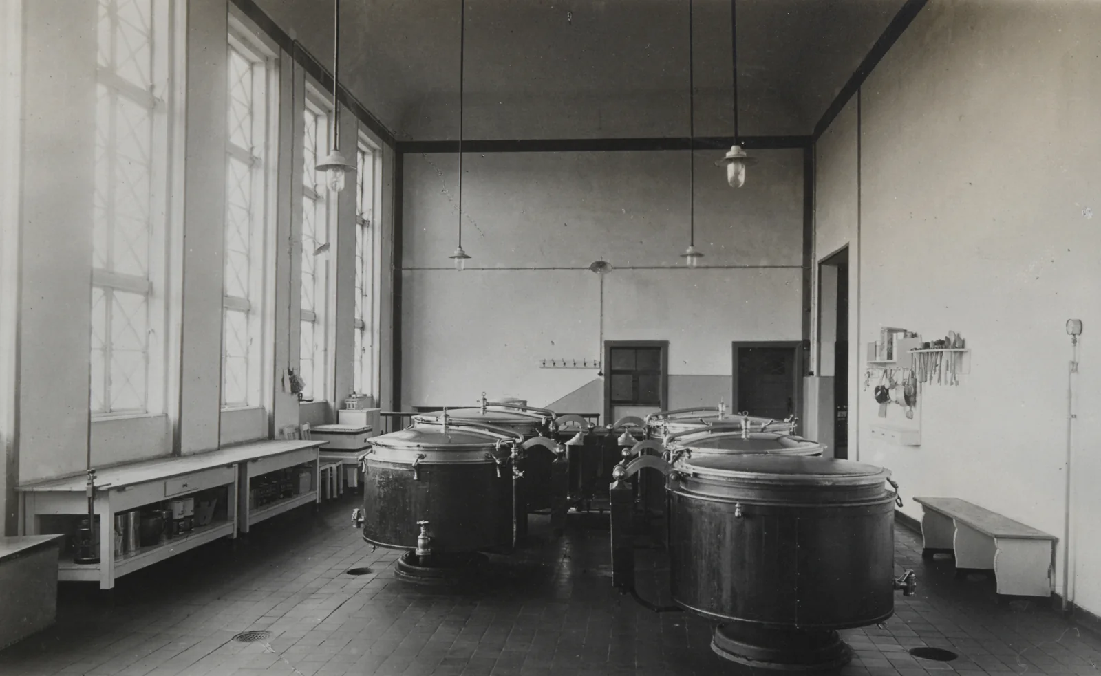 Große Kessel in der Küche