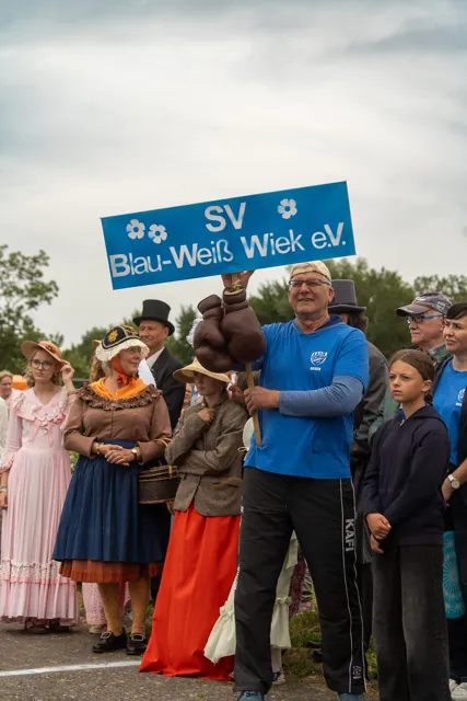 Ein Verein zeigt seine Farben