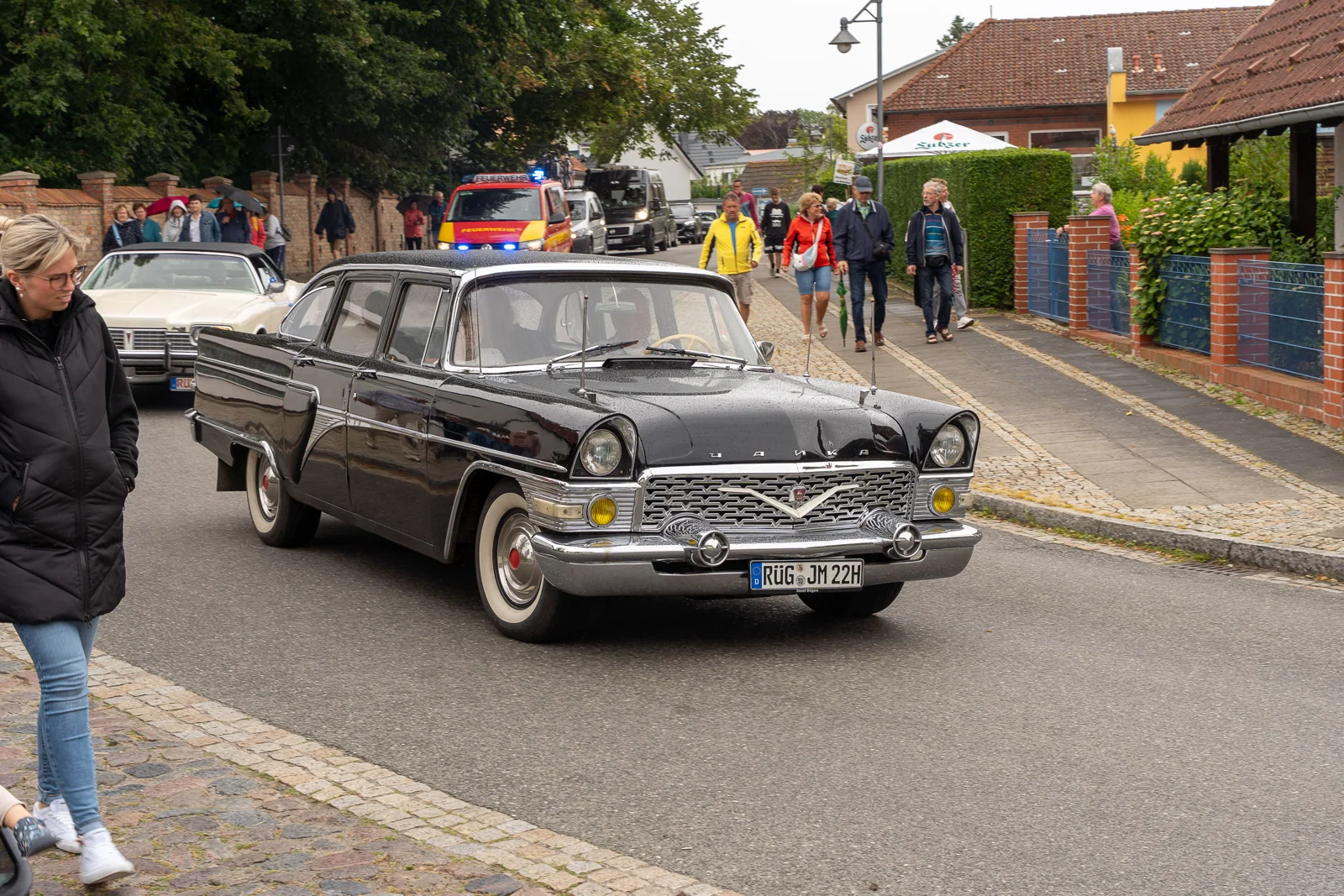 Ein Oldtimer im Umzug